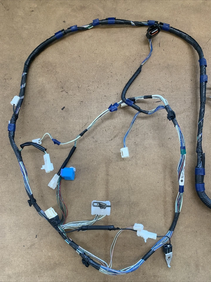 Arnés de cableado de puerta levadiza trasera LEXUS RX300 2000-2003 8218448031 OEM Foto 2 de 4