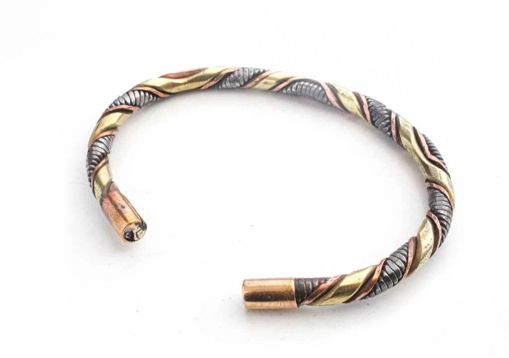 Metal bracelet best sale healing