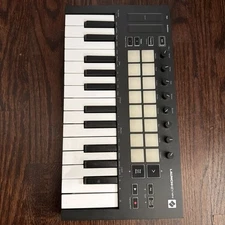 Novation Launchkey Mini Mk3 25 Mini-key Midi Keyboard Controller