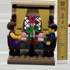 LEGO 40120 Valentines Day Dinner Seasonal set Unique Minifigures w/extras