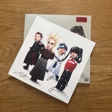 5 Seconds Of Summer Everybody’s A Star Vinyl With Signed Print Presale
