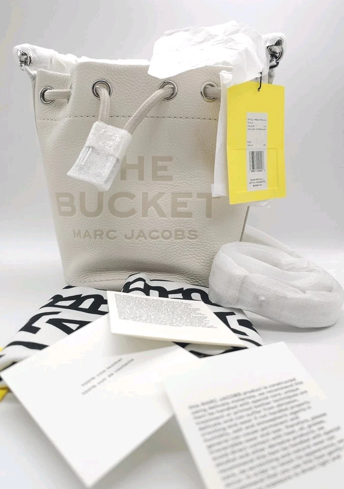 Marc Jacobs The Leather Bucket Bag Color Cotton Silver New JL02511079 - Image 3 of 4