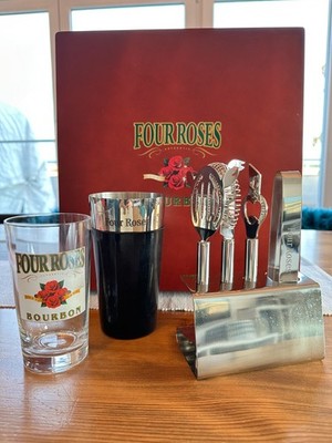 Four Roses Bourbon Whiskey, original  Bar Set, Deko 