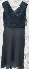 robbie bee dress 6 black v neck sleeveless 100% silk formal party evening