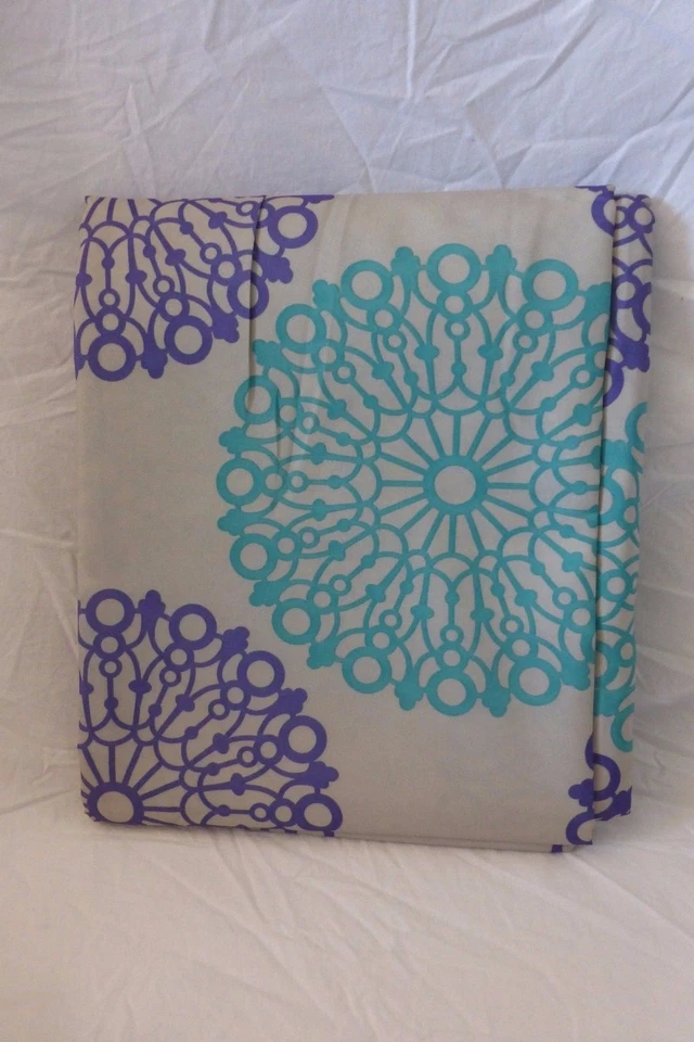 Metro Luxe Baño Encaje Medallón Tela Ducha Cortina 72" x 72" Nuevo en Paquete Foto 3 de 4