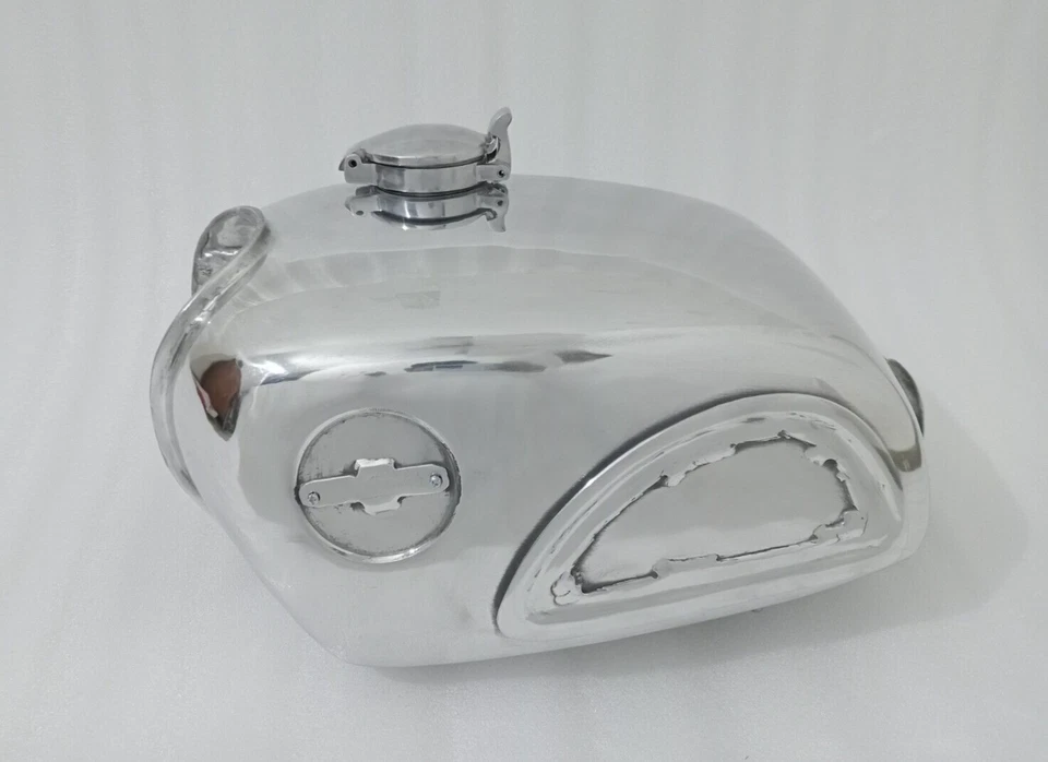 Honda CL72 CL77 (1962 - 1967) 305 Scrambler Aluminum Fuel Petrol Gas Tank +Cap - Image 2 of 4