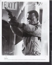 Sidney Poitier face closeup in Shoot to Kill 1988movie photo 45135