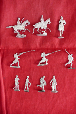 Plats d'étain - Zinnfiguren - Flat tin : 8 soldats Autriche guerre de