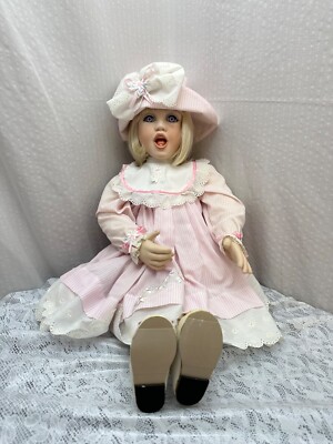 25  elite collection doll by Vickie walked #27/50 1990's