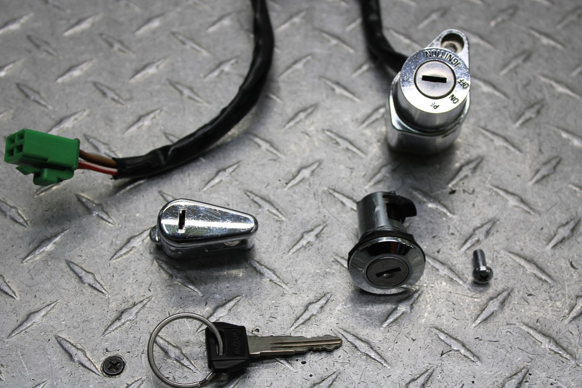 その他 S 2000 SUZUKI INTRUDER 1400 VS1400GLP IGNITION LOCK W KEY 37000