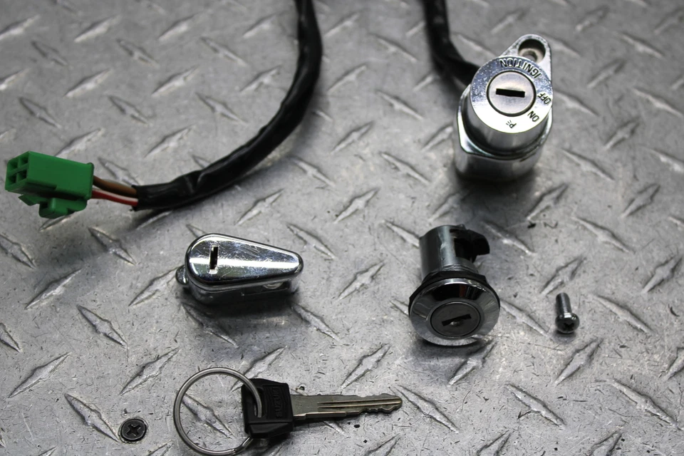 Suzuki Intruder 1400 vs1400GLP 2000 bloqueo de encendido con llave 37000-38810 funcionamiento video Foto 2 de 4