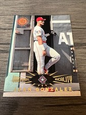 1995 Topps Stadium Club Virtual Reality Baseball Card #74 Juan Gonzalez (Q2)