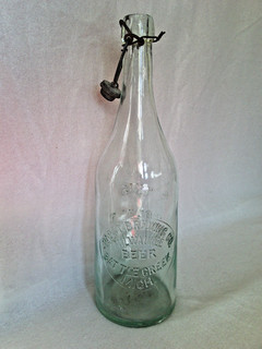 ANTIQUE PABST BREWING CO MILWAUKEE BEER BATTLE CREEK MICH BEER BOTTLE