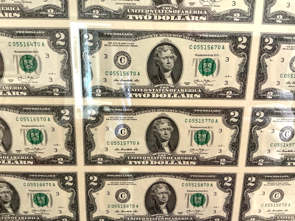 32 ~ $2 Dollar Bills Uncut Sheet Professionally Framed Series 2013 UNCIRCULATED - Image 2 of 4