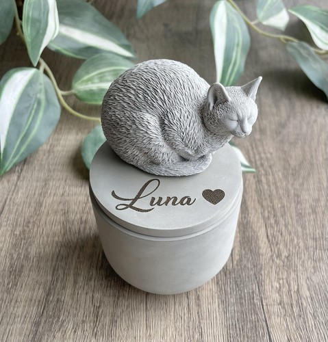 Small Concrete Personalised Cat Urn | cat urn for ashes | Pet Urn | Stone Urn - Picture 3 of 9