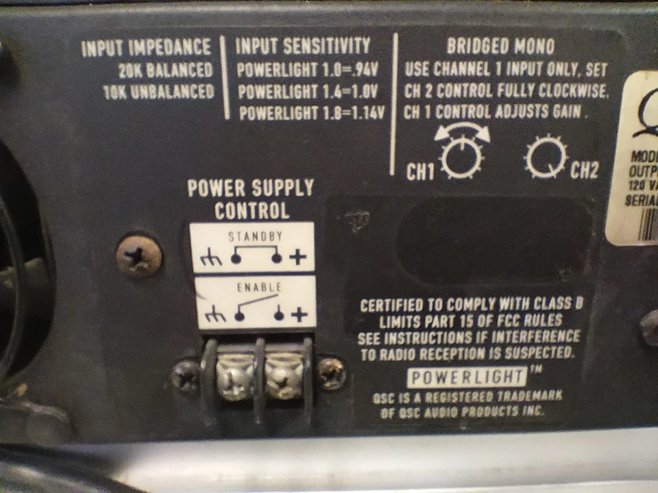 QSC Powerlight 1.4 Amplifier Professional Audio Amplifier in a case - Image 4 of 4