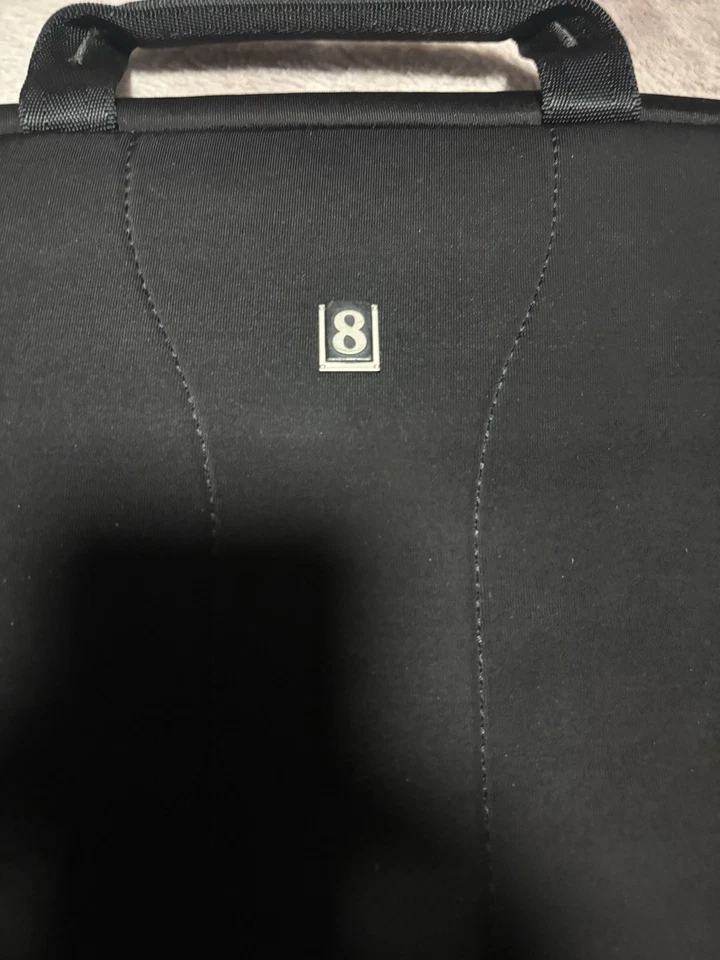 Mochila de trabajo para computadora portátil LEVEL8 amigable para viajar Foto 2 de 4