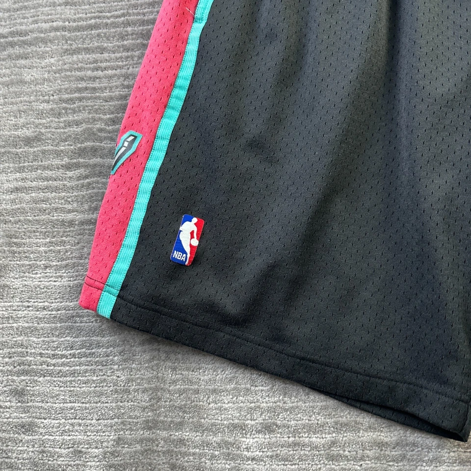 San Antonio Spurs Mitchell Ness Shorts Mens Extra Large Black Swingman - Image 3 of 4