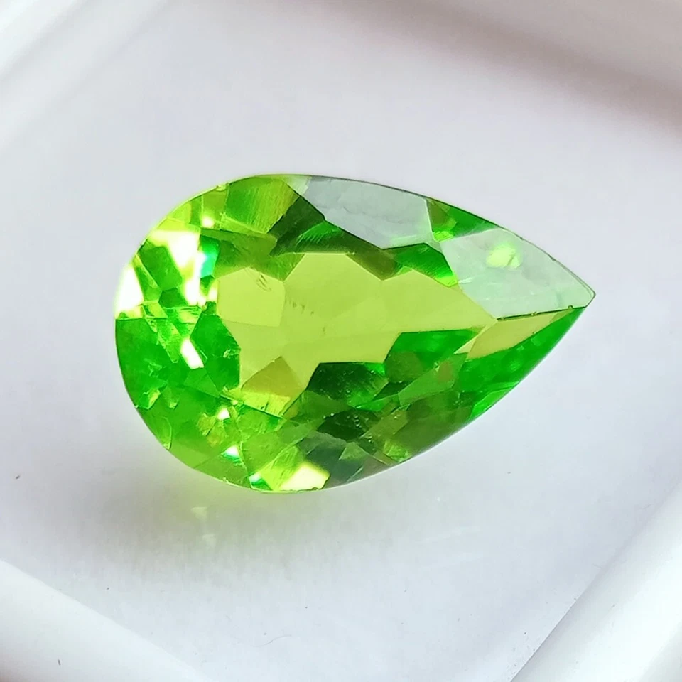 Piedra preciosa suelta genuina peridoto verde natural corte pera de 12-14 quilates certificada por EGL Foto 2 de 4