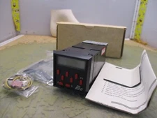 Red Lion Controls LNXCC000 Electronic Counter [4*N-12.35]