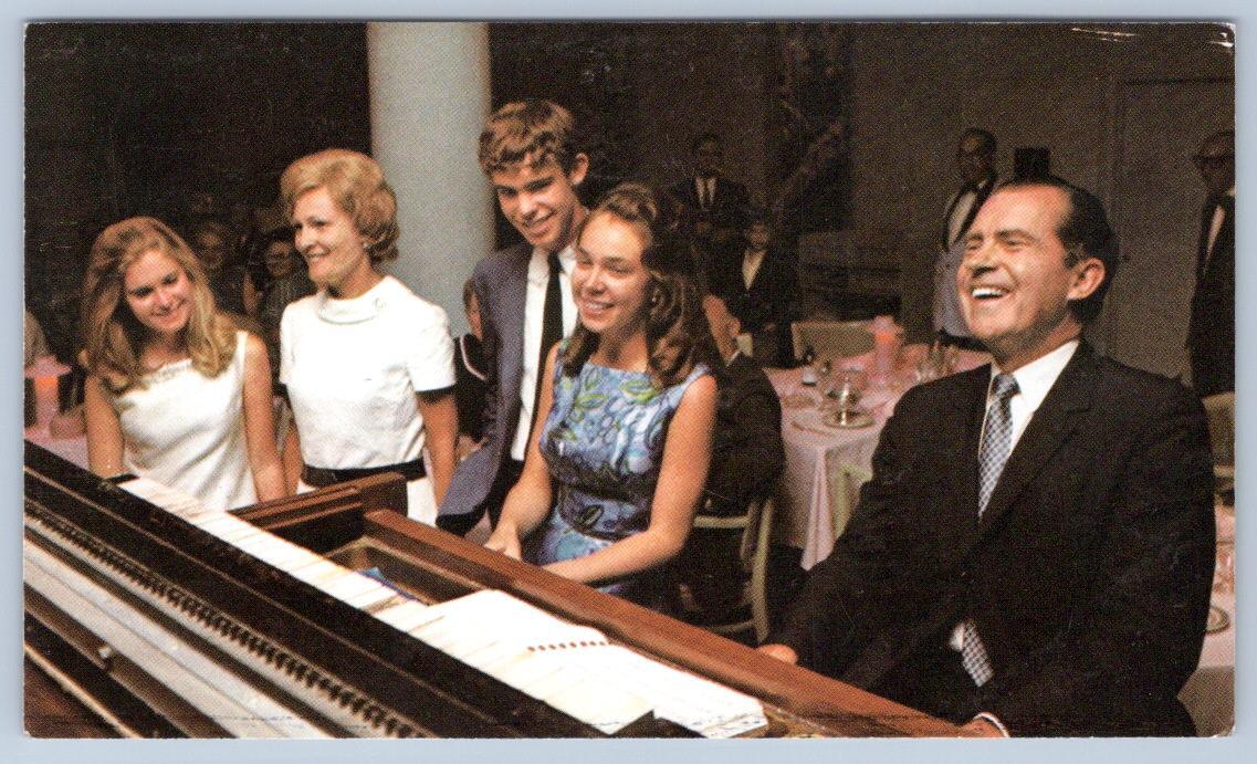 1968 ELECTION NIXON AGNEW*POLLS DON'T VOTE PEOPLE DO*FAMILY*VINTAGE POSTCARD