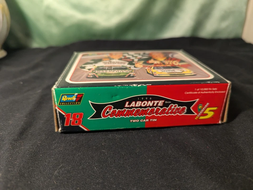 Juego de caja de hojalata conmemorativa de 2 autos Nascar Labonte Bros 1996 Revel Collection Foto 4 de 4