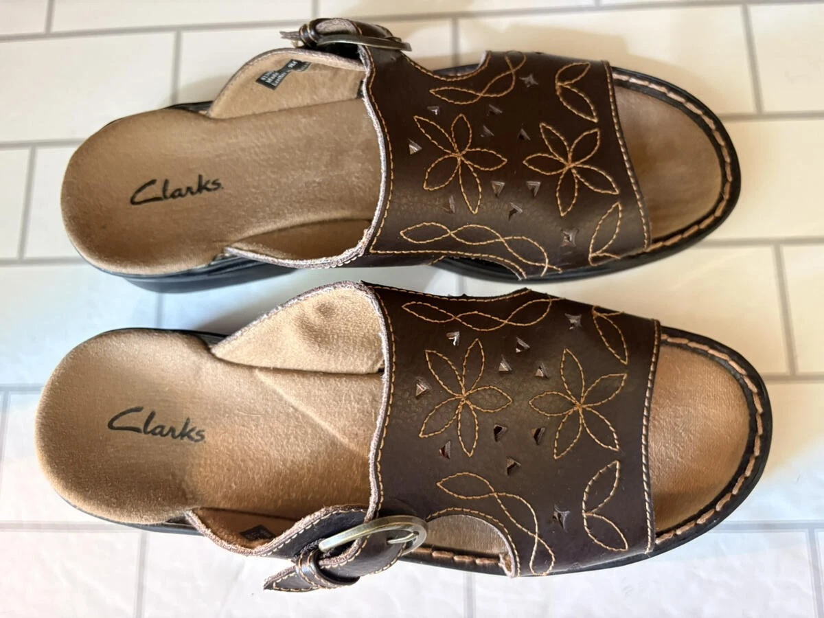 Sandali Clarks donna 9 M pelle marrone comodi slide decorazione fibbia