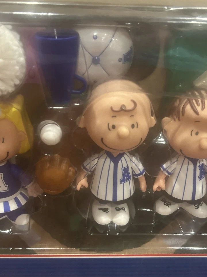 NEW Peanuts You're An All Star Charlie Brown 2003 Figure Collection Memory Lane - Image 3 of 4