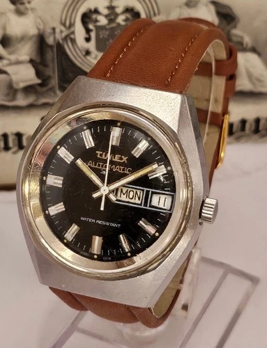 Vintage Men’s Timex Day Date Automatic Wristwatch
