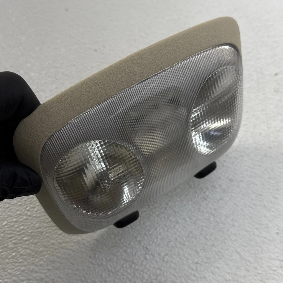 Conjunto de lámpara de luz domo Ford de los años 90-2000”s muchos modelos con cubierta lente OEM CREMA Foto 4 de 4