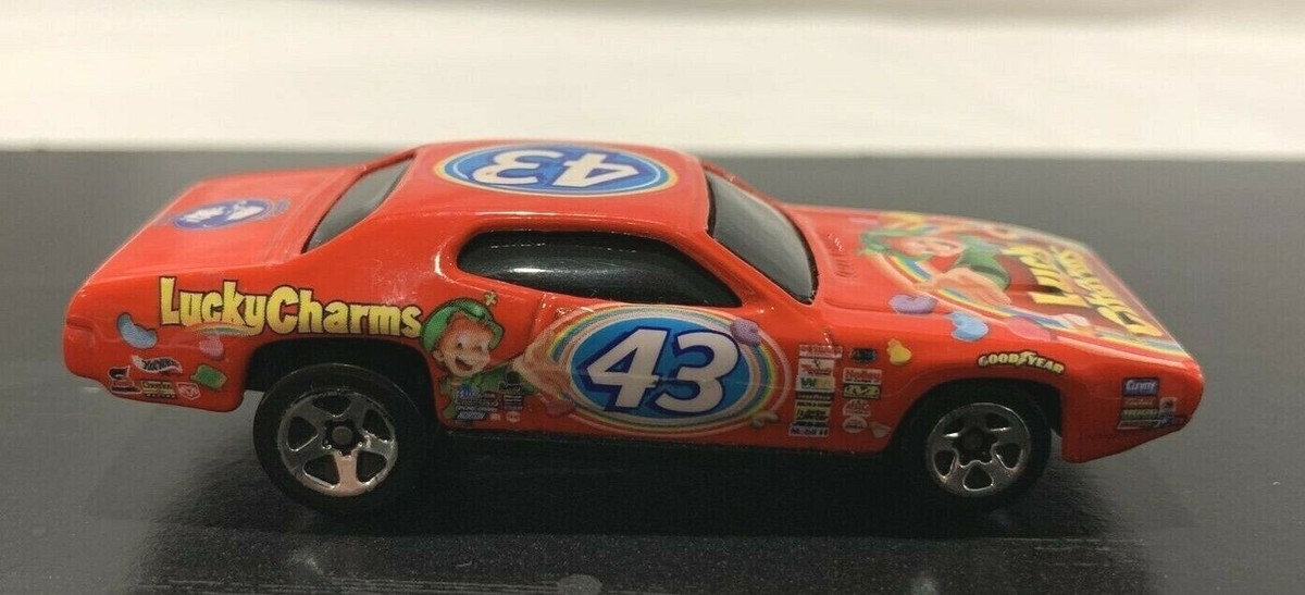 Vintage Richard Petty Salute #43 Lucky Charms Hot Wheels '71