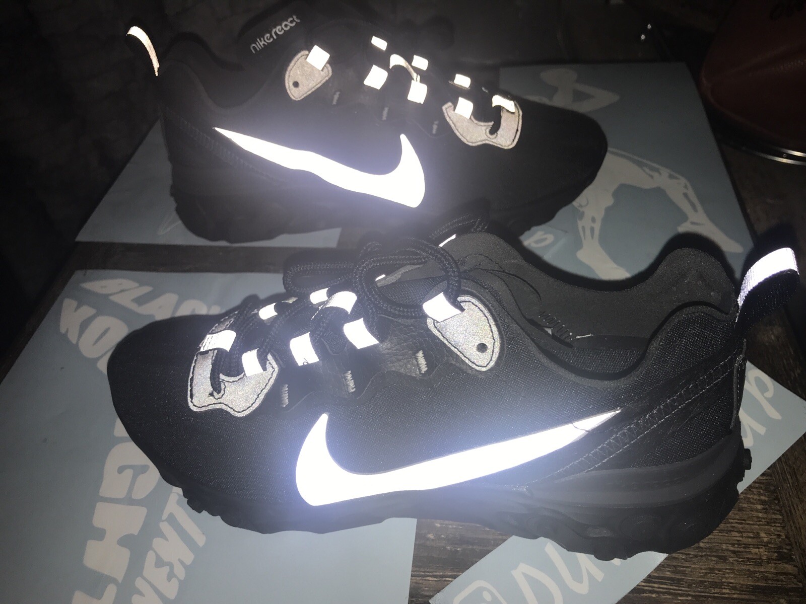 react element 55 black reflect