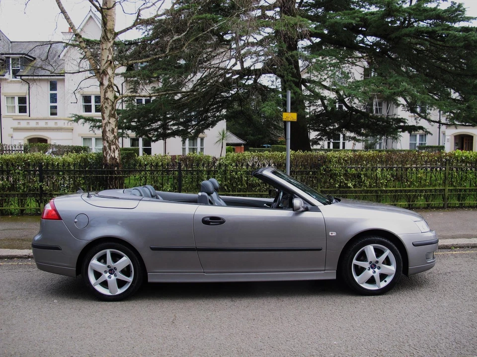 SAAB 9-3 93 2.0t 175bhp VECTOR CONVERTIBLE AUTO PETROL 2004MY 1 OWNER + SAAB - Image 3 of 4