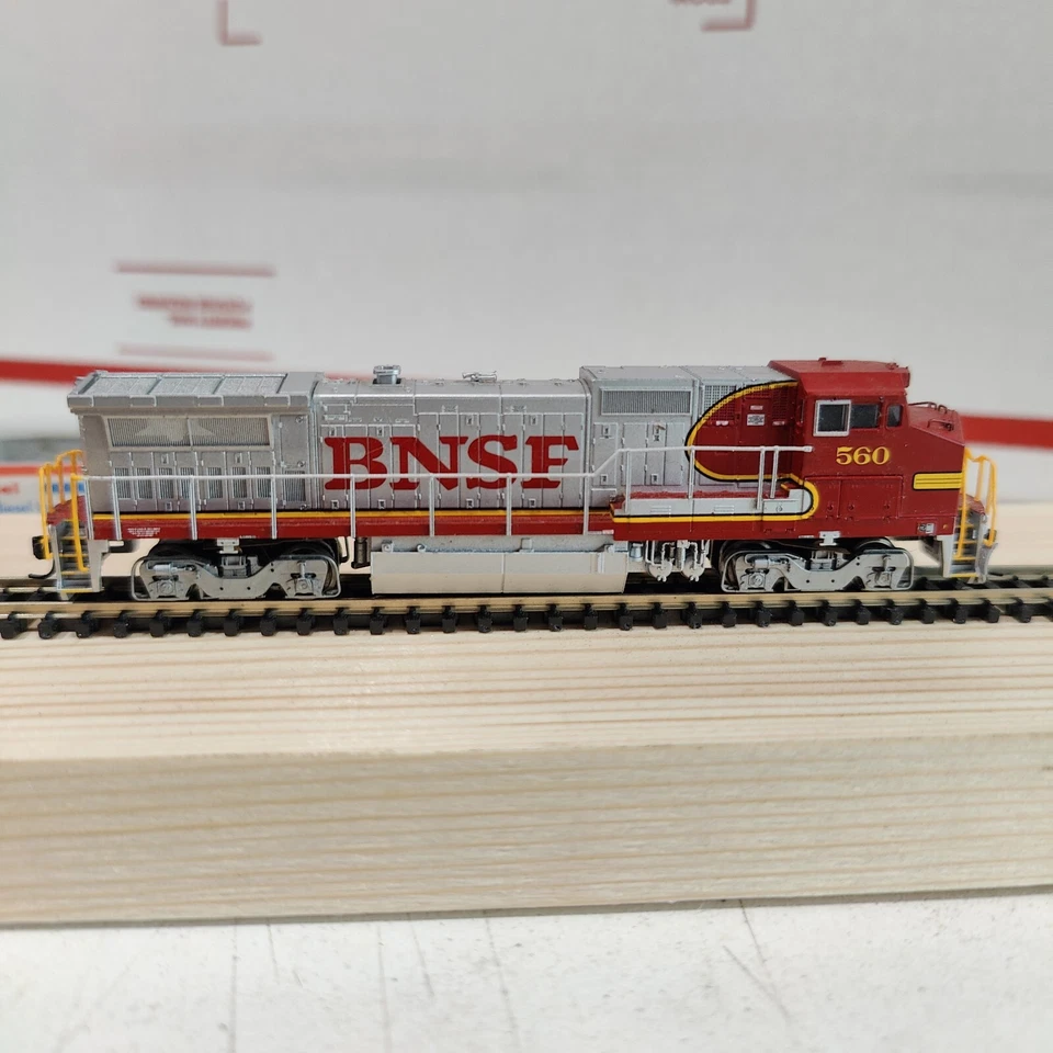 Atlas Dash 8-40BW Digitrax DCC BNSF #560 escala N probado funcionando  Foto 3 de 4
