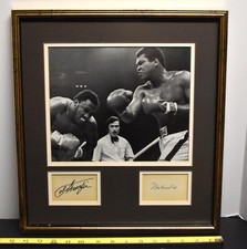 Muhammad Ali vs Joe Frazier 1975 Thrilla in Manilla Cut Out Signed Print w/COA