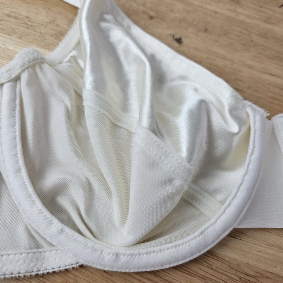 Victoria’s Secret Second Skin Satin Ivory Bra 34C Shiny Push Up Y2K Bridal - Image 4 of 4