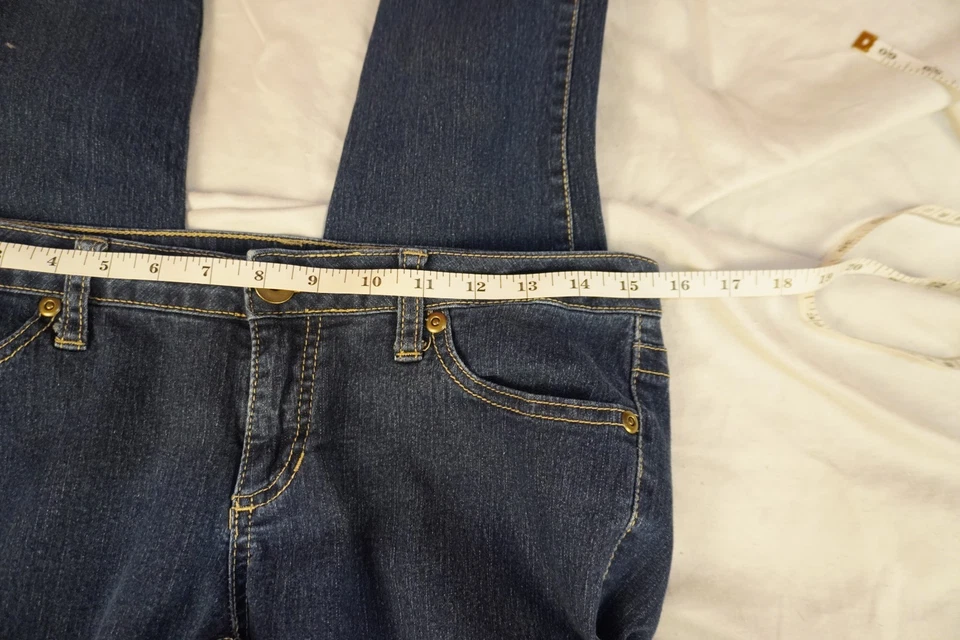 Pantalones de mezclilla ajustados City Streets para mujer de tiro bajo talla 9 juniors lavado oscuro elásticos Foto 4 de 4