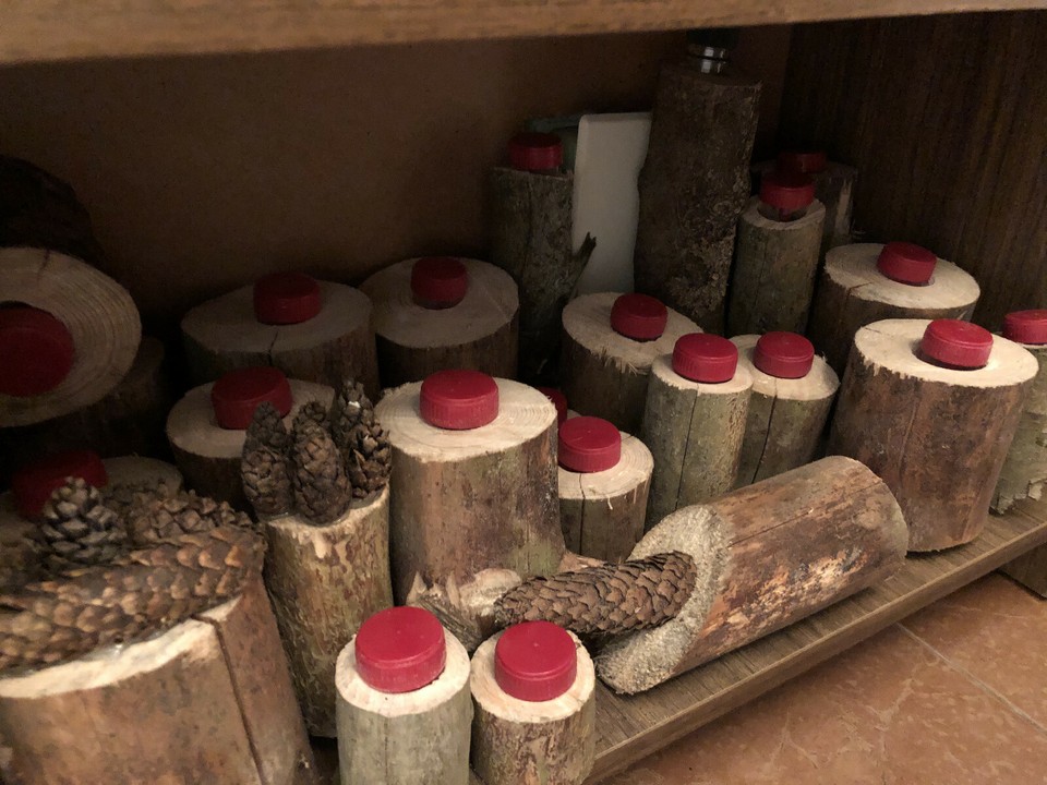 Conteneur Géocache Fait Main - Fausse Souche En Bois - 30ml - Trackable - NEUF