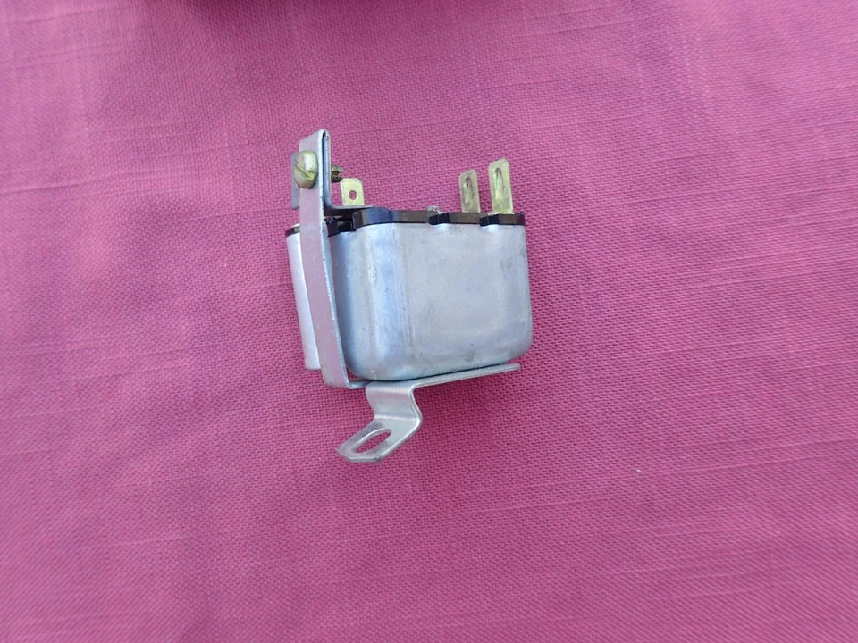 Pontiac P/8 1969, 1970-71 Firebird faro relé de advertencia, ¡nuevo en stock! 9794992 Foto 4 de 4