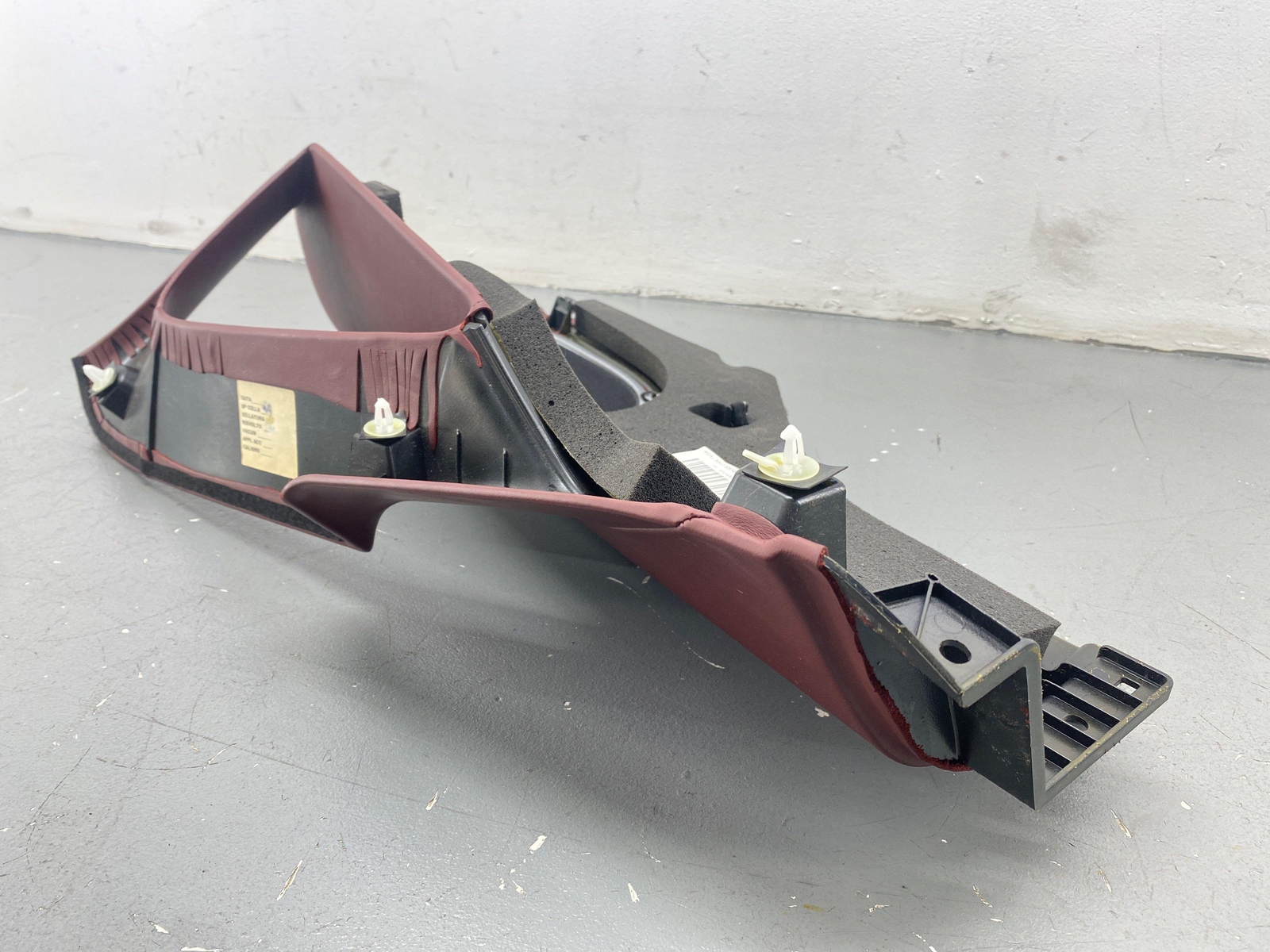2020-2023 MCLAREN GT REAR RIGHT UPPER B PILLAR TRIM PANEL BAROLO RED 22NB318GP