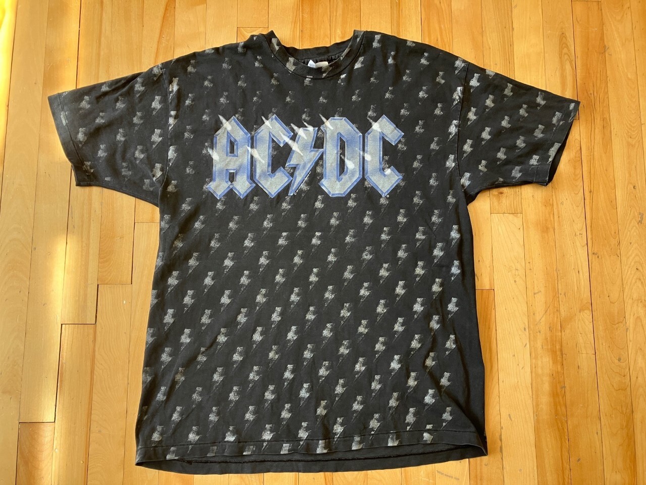 Vintage 1991 AC/DC RARE Thunderstruck (all over print… - Gem