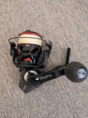 Quantum Smoke Series 3 Size 30 Spinning Reel - Nice Reel, Just serviced