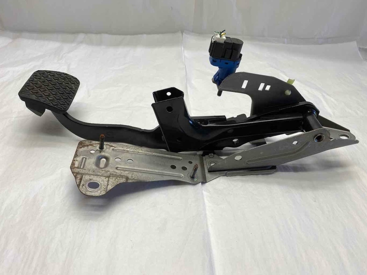 2011 MAZDA 3 Front Foot Brake Pedal Assembly 2.5L Automatic Trans