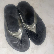 OoFos Oolala Womens 9 Golden Star Thong Sandals Beachware Slip-on Recovery Shoe