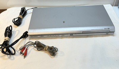 Samsung  Digital video disk DVD Player  -P241 Untested powers on  silver w/cords