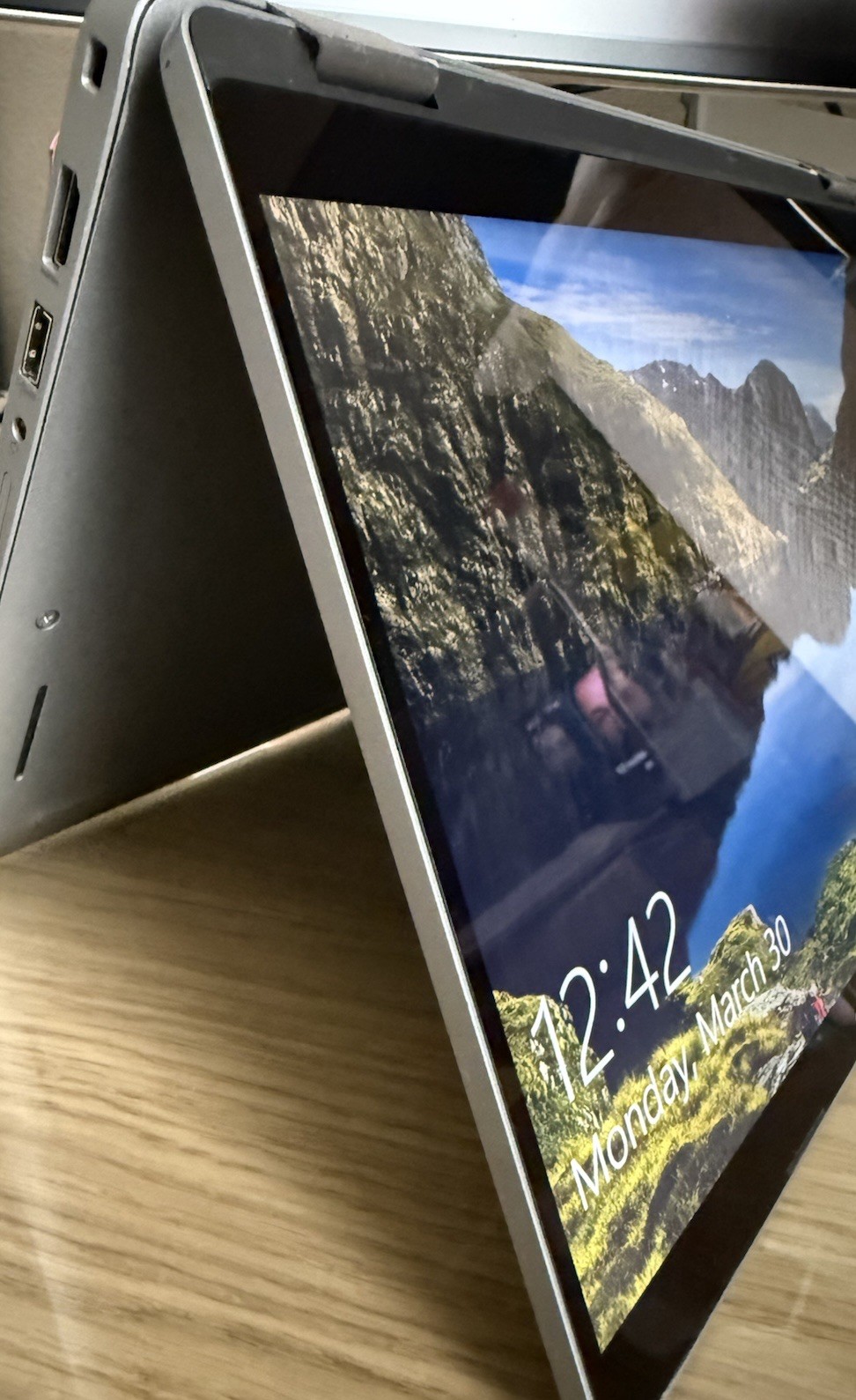 Dell Latitude 5330, 13.3-Inch Laptop, with Intel Core i7-1265U, 256 GB SSD (Solid State Drive), Windows 10 Pro