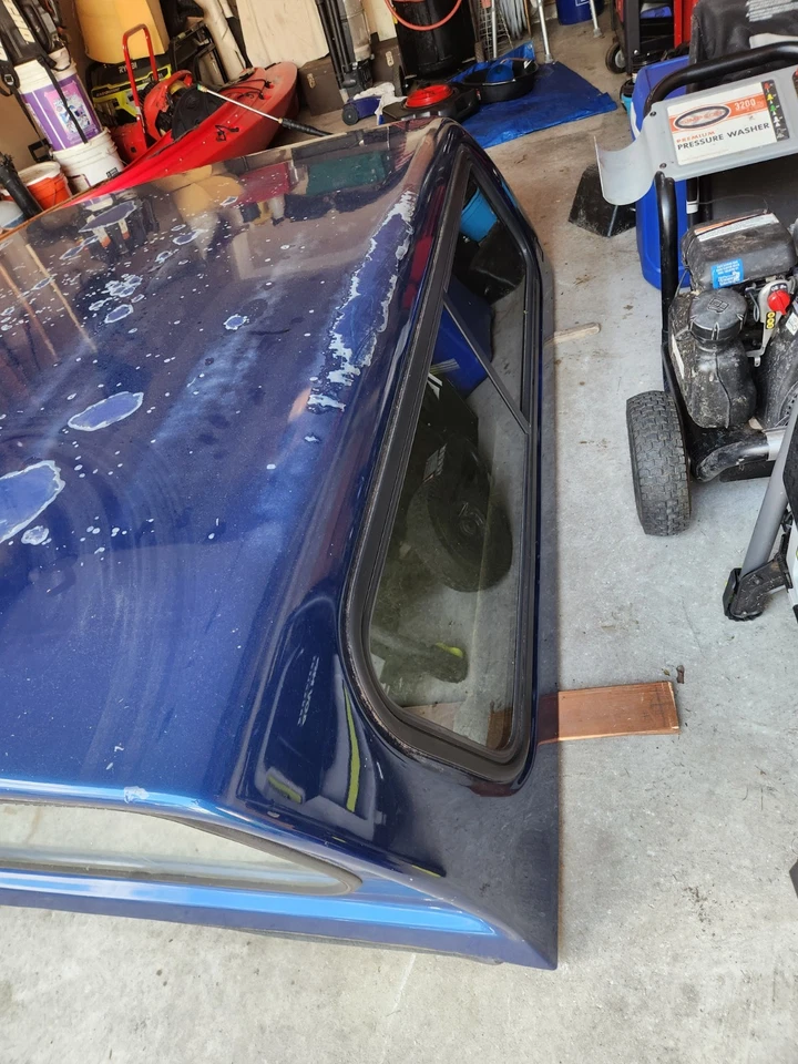 Tapa de cama Leer 6 pies apagada Ford Ranger 2008. Foto 3 de 4