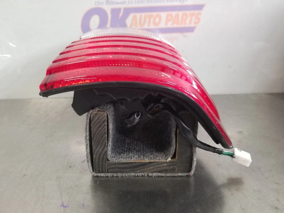 98 1998 LEXUS LX470 CUARTO PANEL MONTADO LUZ TRASERA LUZ PASAJERO DERECHO Foto 4 de 4