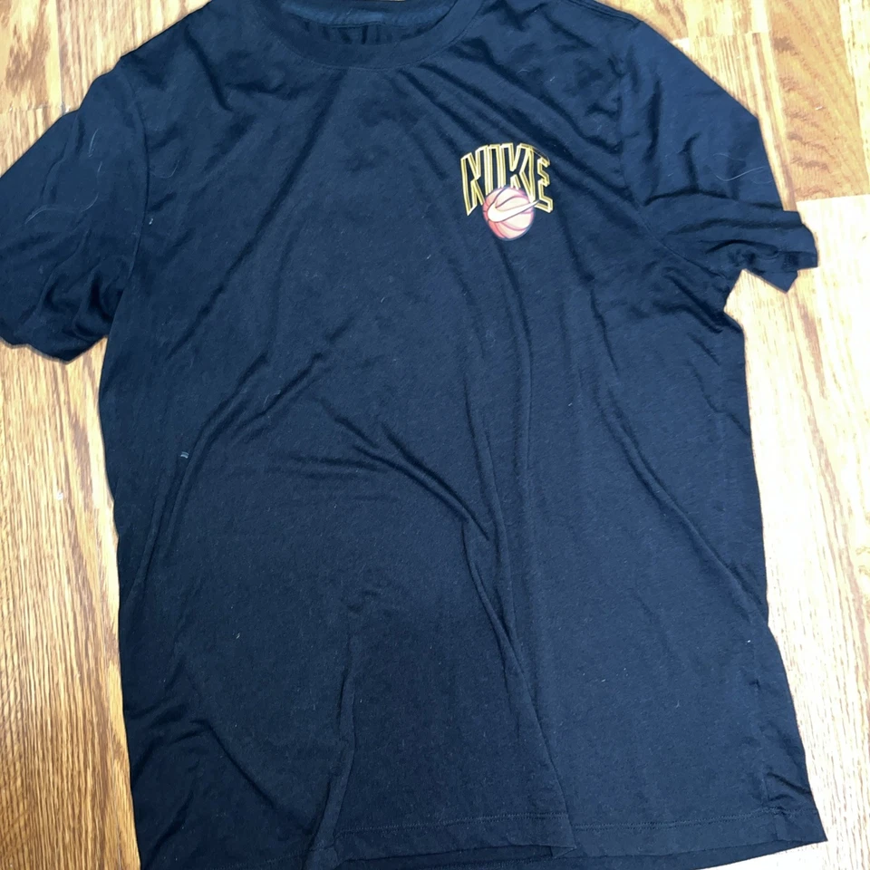 Camisa Nike Dri-Fit Aros de Baloncesto Rosa Floral Negra Talla Grande L Para Hombres Foto 3 de 4