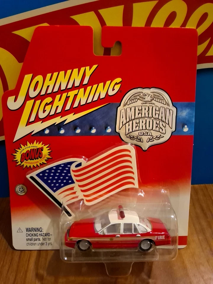Johnny Lightning 1990 Ford Crown Victoria-Fire Chief Diecast 🔥A10 - Image 2 of 4